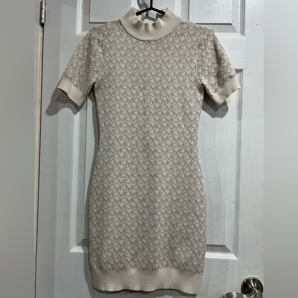 Michael Kors Logo Jacquard Mock Neck Knit Dress - XS/TP - Beige/White✨Like New